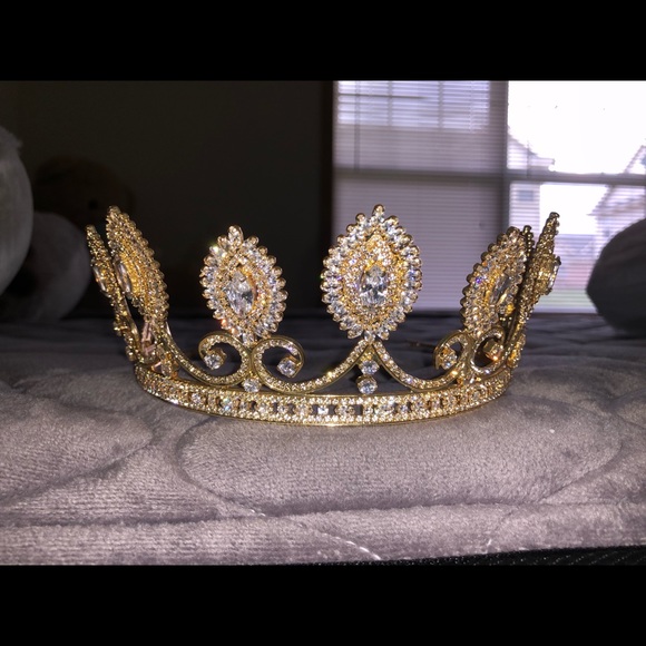 Tiara - Picture 2 of 3